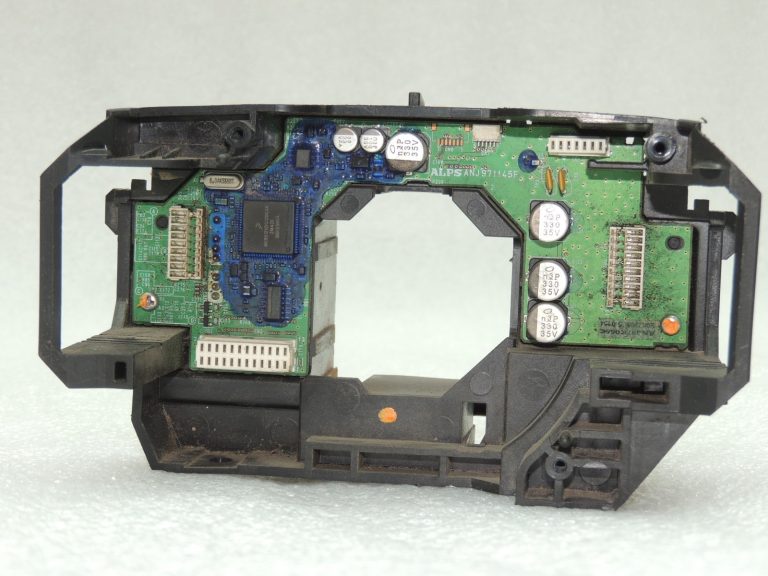 Volvo V70 III kombinētā slēdža kronšteins vadības bloks 31275030
