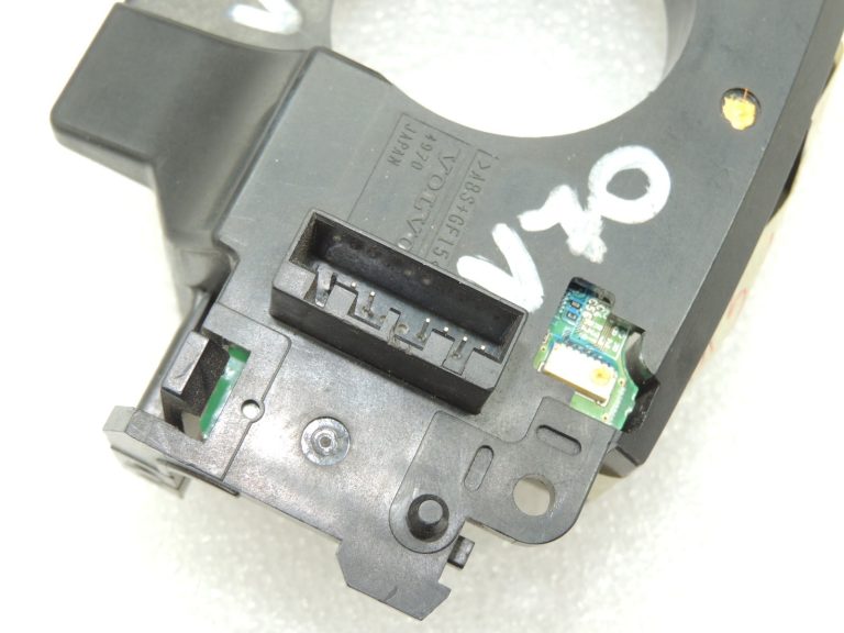 Volvo V70 II kombinētā slēdža kronšteins vadības bloks 31318973