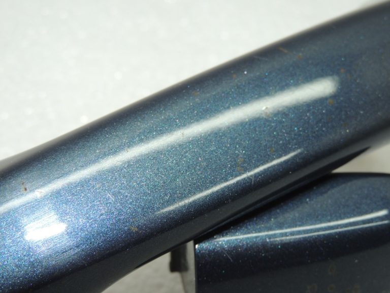 OEM Volvo S40 II ārējais aizmugurējo durvju rokturis BARENTA ZILS METĀLS 39879658
