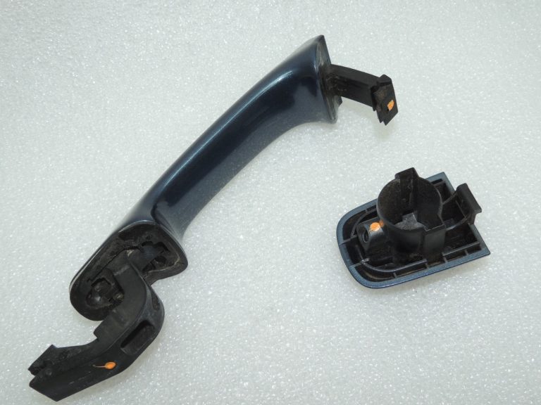 OEM Volvo S40 II ārējais aizmugurējo durvju rokturis BARENTA ZILS METĀLS 39879658
