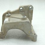 Toyota Hilux VII 2.5 D-4D 2KD-FTV Gaisa kondicioniera kompresora kronšteins 88431-0K060