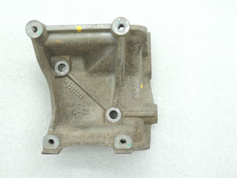 Toyota Hilux VII 2.5 D-4D 2KD-FTV Gaisa kondicioniera kompresora kronšteins 88431-0K060