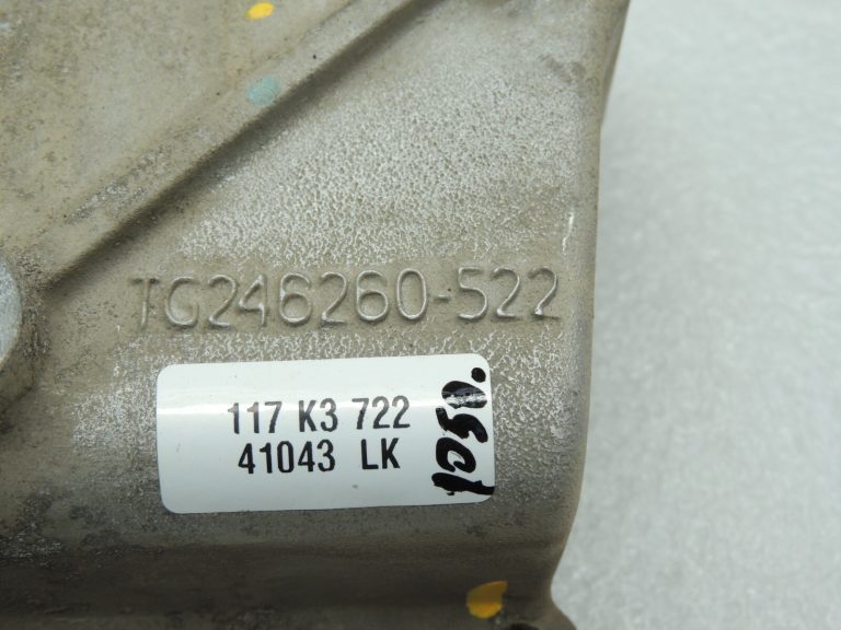 Toyota Hilux VII 2.5 D-4D 2KD-FTV Gaisa kondicioniera kompresora kronšteins 88431-0K060