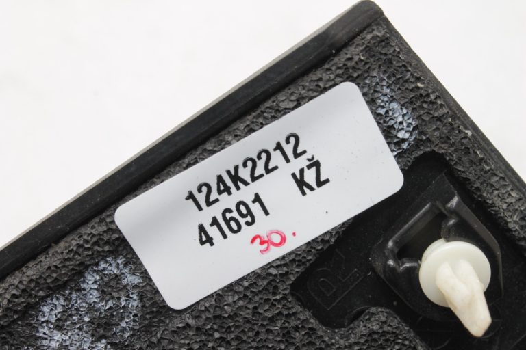 Oriģinālais Mazda CX-5 KE labās puses ārējā spoguļa vāka trīsstūris KD53-69-15YD
