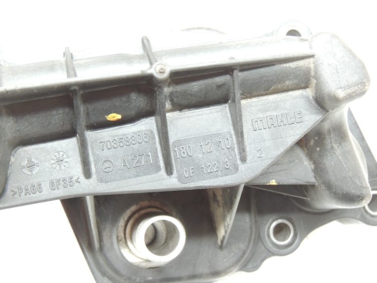 Oriģinālais Mercedes W212 M271 eļļas filtra korpuss eļļas dzesētājs A2711801410
