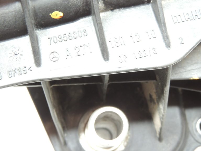 Oriģinālais Mercedes W212 M271 eļļas filtra korpuss eļļas dzesētājs A2711801410