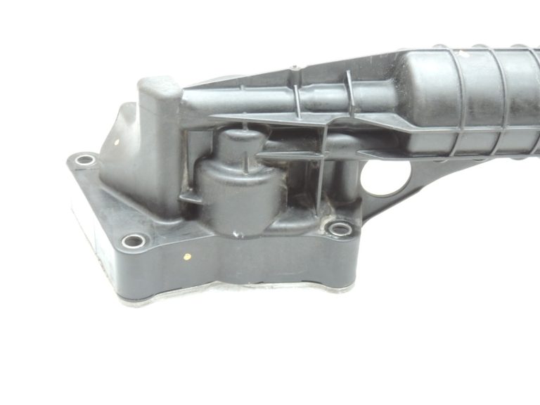 Oriģinālais Mercedes W212 M271 eļļas filtra korpuss eļļas dzesētājs A2711801410