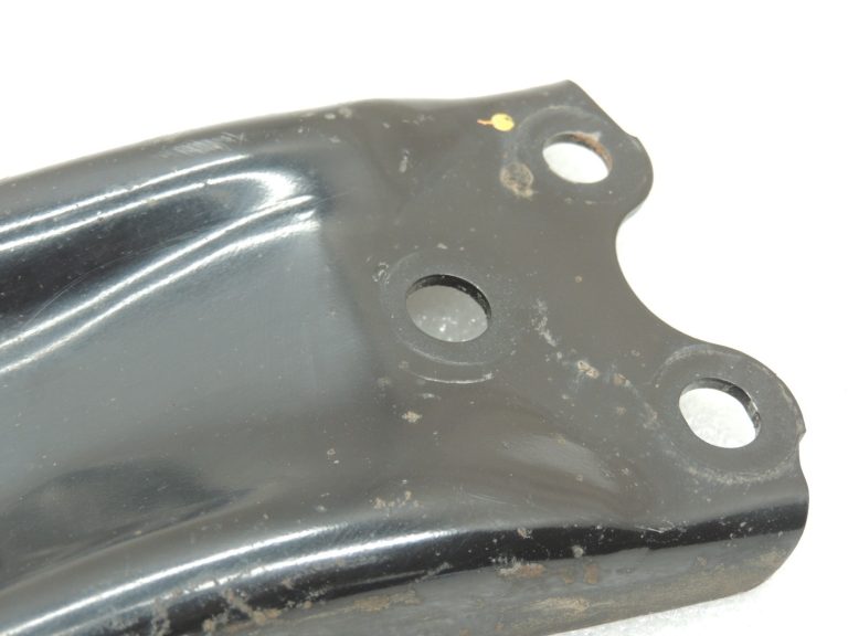 Oriģinālā komplektācija Toyota Yaris IV XP210 Priekšējais labais sviras balsts 48068K0020