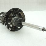 Oriģinālā aprīkojuma Toyota Yaris IV XP210 priekšējais labais amortizators 48510K0080