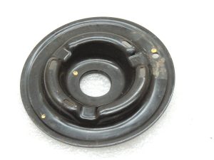 Oriģinālā komplektācijā Toyota Yaris IV XP210 Priekšējās balstiekārtas atsperu plāksne Atsperu plāksne 48471K0020