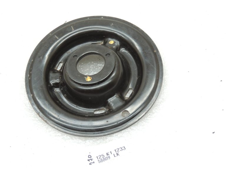 Oriģinālā komplektācijā Toyota Yaris IV XP210 Priekšējās balstiekārtas atsperu plāksne Atsperu plāksne 48471K0020