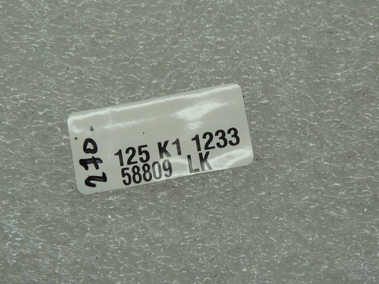 Oriģinālā komplektācijā Toyota Yaris IV XP210 Priekšējās balstiekārtas atsperu plāksne Atsperu plāksne 48471K0020