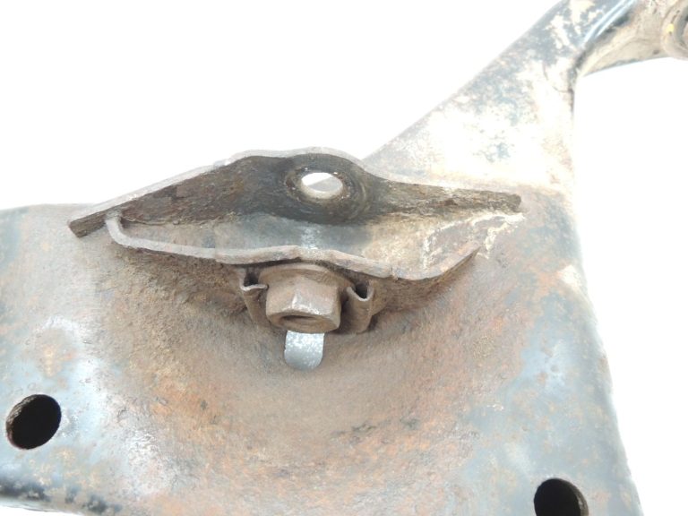 Ford Ranger P375 TKE Priekšējais kreisais apakšējais sviras balsts EB3C-3079-B2C