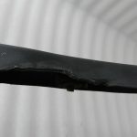 VW Tiguan oriģinālā priekšējā kreisā dubļusarga apdare DEFEKTĪVA!