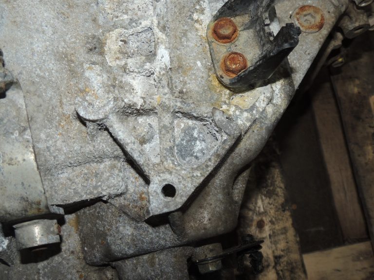 Nissan X-Trail T32 1,6DCi 96kW 4×4 manuālā pārnesumkārba 320104BR7D HALTERING DEFECTIVE