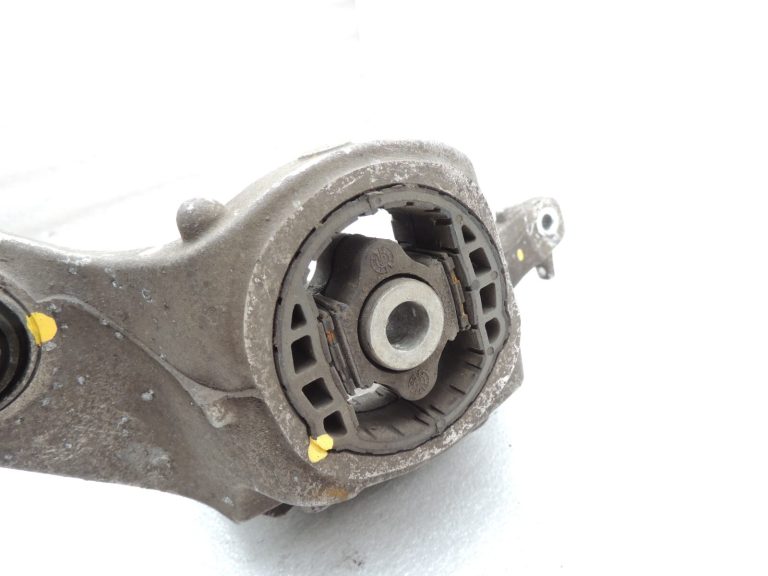 Volvo XC90 II Aizmugurējā kreisā riteņa gultņa korpuss 31451338 32395004 Aizmugurējā kreisā kloķe
