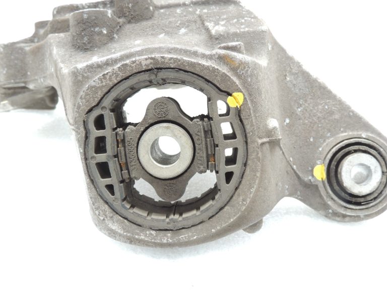 Volvo XC90 II Aizmugurējā kreisā riteņa gultņa korpuss 31451338 32395004 Aizmugurējā kreisā kloķe