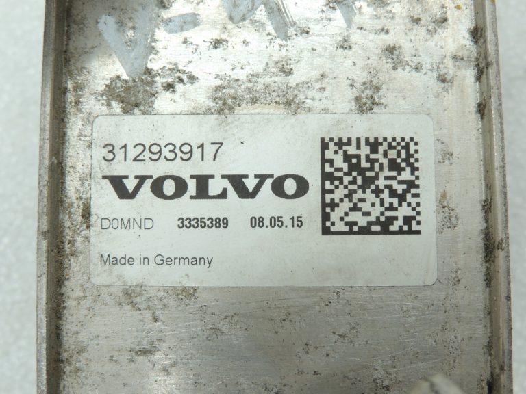 Volvo XC90 II 2.0D D5 D4204T11 165KW Eļļas dzesētājs 31293917 Eļļas dzesētājs