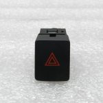 Nissan Qashqai oriģinālais avārijas brīdinājuma slēdzis Avārijas brīdinājuma slēdzis