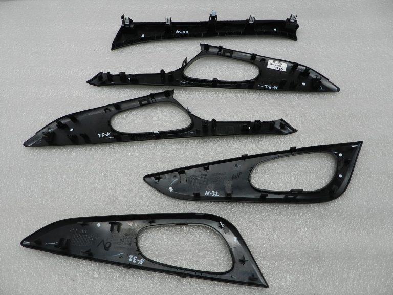 Nissan Qashqai J11 oriģinālo durvju līstes komplekts