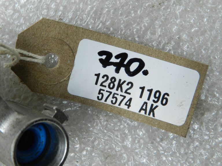 Mercedes W212 E200 Oriģinālais iesmidzināšanas lējums