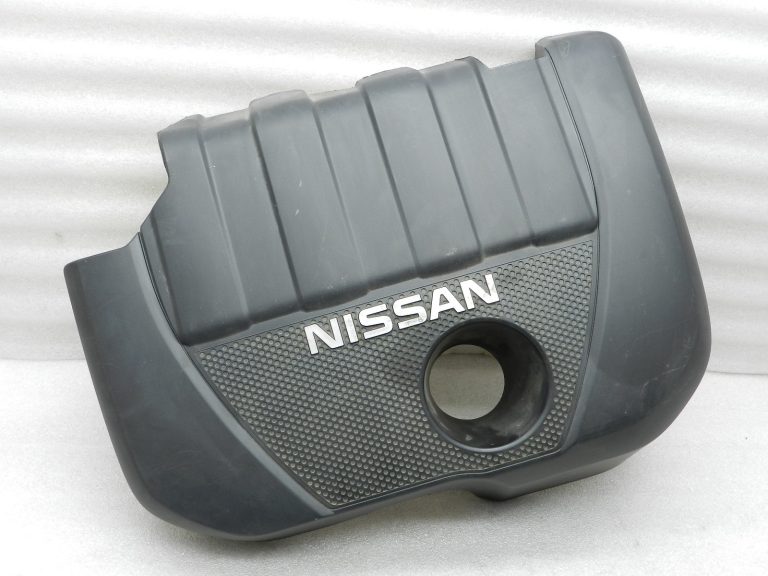 Nissan Qashqai oriģinālais motora vāks