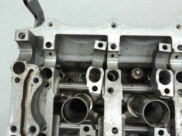 Audi A6 C6 4F 4.2 V8 BAT Kreisā cilindra galva 5-8 cilindru 079103903GX 079103373H