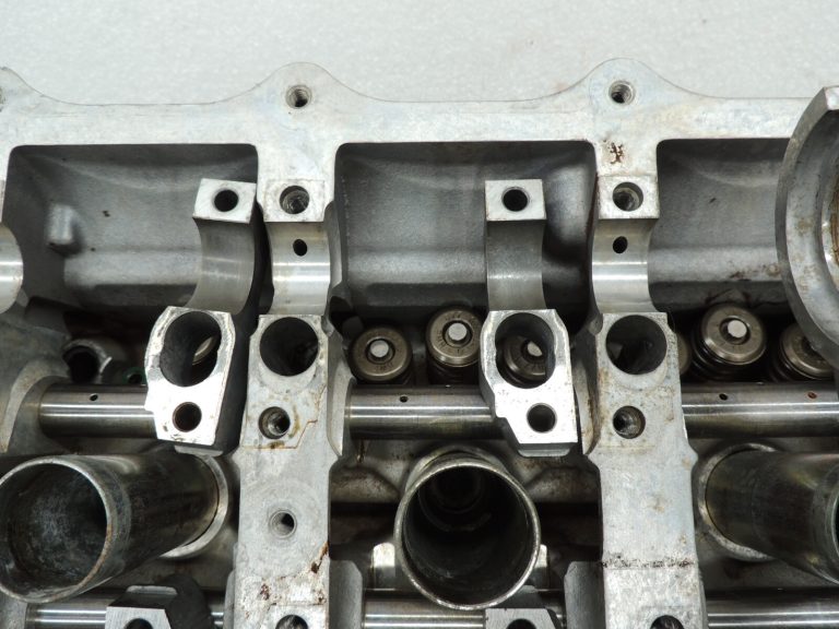 Audi A6 C6 4F 4.2 V8 BAT Kreisā cilindra galva 5-8 cilindru 079103903GX 079103373H