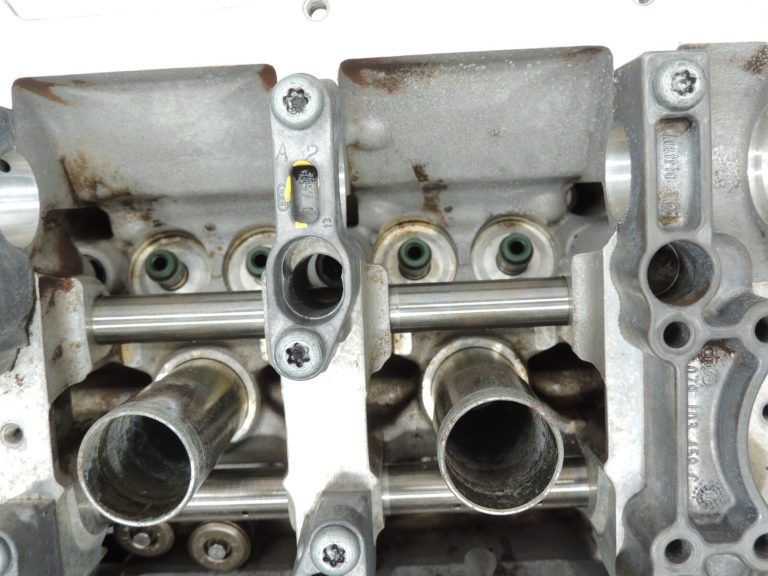 Audi A6 C6 4F 4.2 V8 BAT Kreisā cilindra galva 5-8 cilindru 079103903GX 079103373H