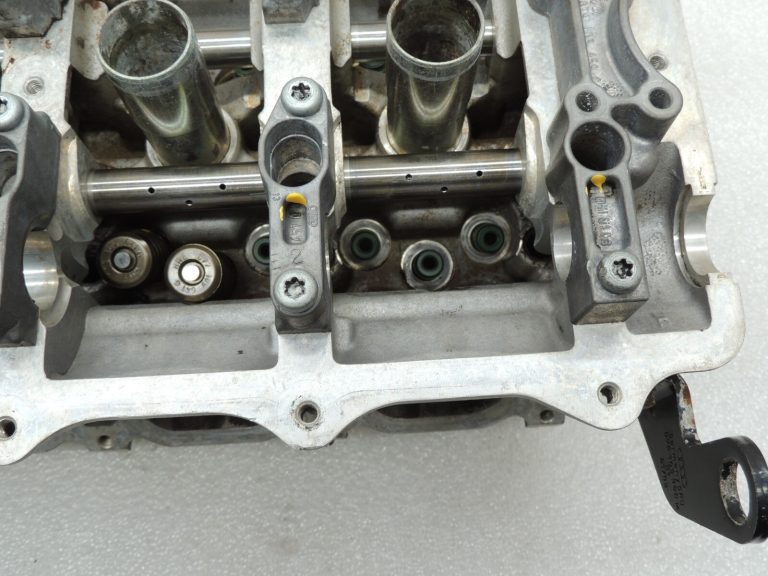 Audi A6 C6 4F 4.2 V8 BAT Kreisā cilindra galva 5-8 cilindru 079103903GX 079103373H