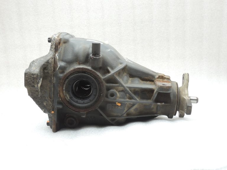 Oriģinālais Mercedes W212 aizmugurējais diferenciālis Aizmugurējās ass piedziņa 3.27 aizmugurējais diferenciālis