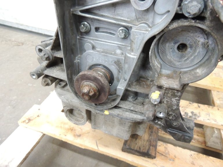Opel Zafira B Astra H Signum Vectra C 1.8i benzīna dzinējs Z18XER 103kW 93188485