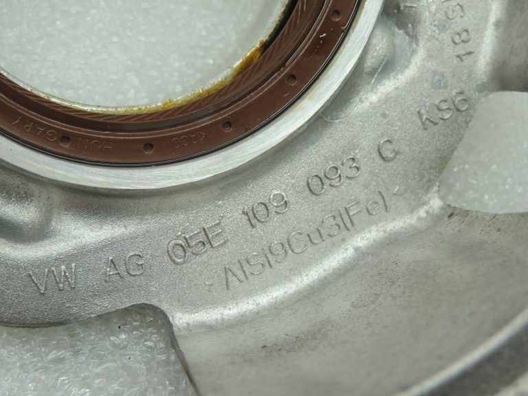 OEM Seat Cupra Leon KL8 1.5TSIC kronšteins sadales vārpstas ieplūdes 05E109093C