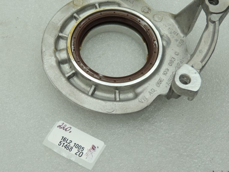 OEM Seat Cupra Leon KL8 1.5TSIC kronšteins sadales vārpstas ieplūdes 05E109093C