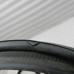 VW Sharan II 7N oriģinālais aizmugurējo durvju blīvējums DEFEKTĪVS!!!