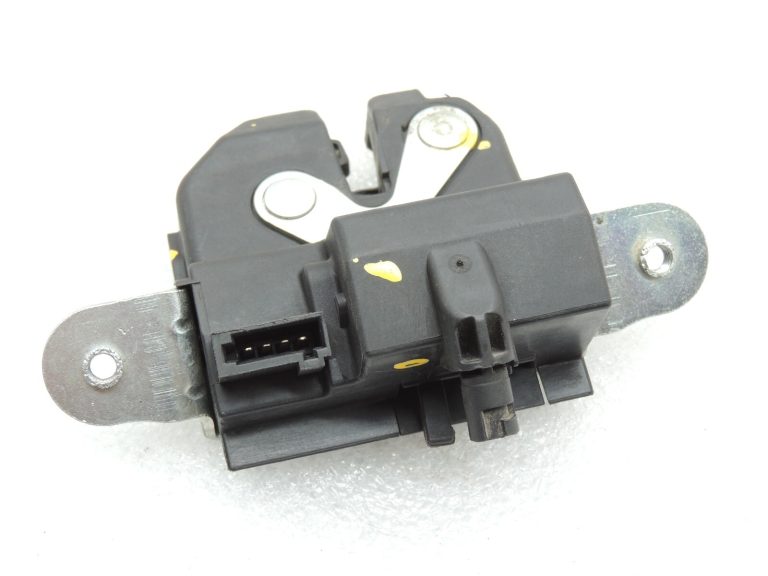 Opel Meriva B Aizmugures durvju slēdzene 13317445 39021416 13481535 Aizmugures durvju slēdzene