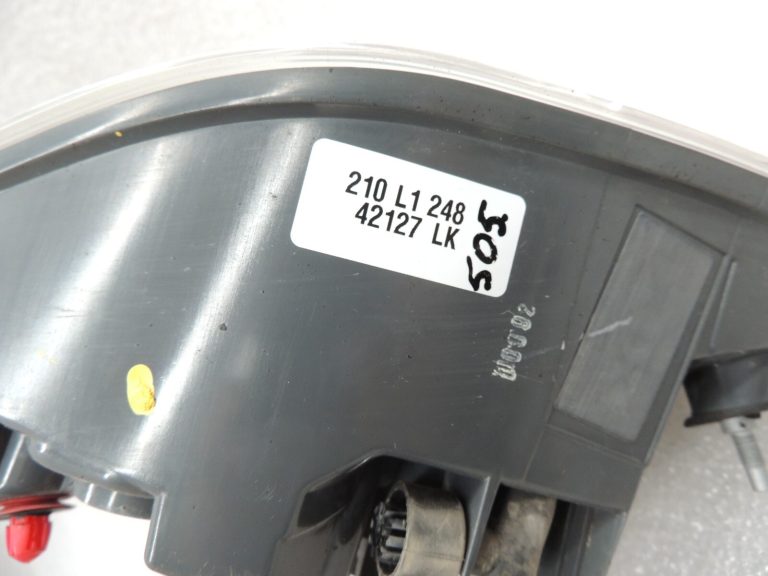 Nissan X-Trail T32 26559-4CA1B Aizmugurējais interjera aizmugurējais kreisais lukturis 265594CA1B