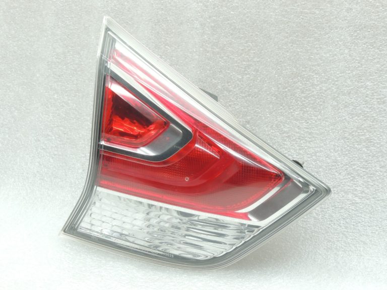 Nissan X-Trail T32 26559-4CA1B Aizmugurējais interjera aizmugurējais kreisais lukturis 265594CA1B