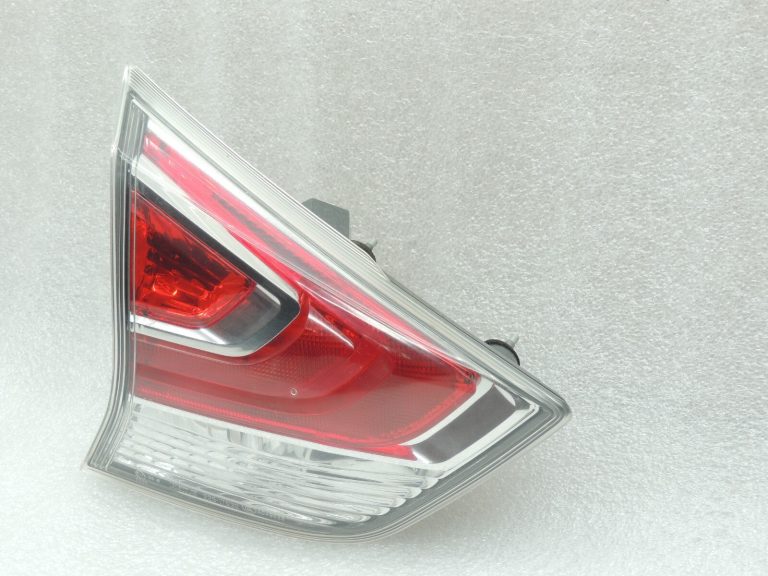 Nissan X-Trail T32 26559-4CA1B Aizmugurējais interjera aizmugurējais kreisais lukturis 265594CA1B