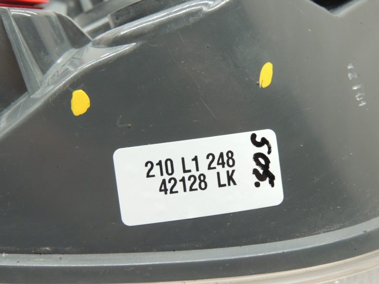 Nissan X-Trail T32 26554-4CA1B Aizmugurējais salona aizmugurējais lukturis pa labi 265544CA1B