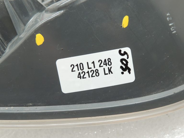 Nissan X-Trail T32 26554-4CA1B Aizmugurējais salona aizmugurējais lukturis pa labi 265544CA1B