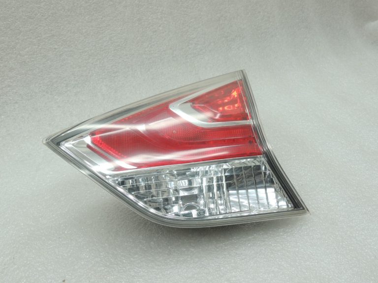 Nissan X-Trail T32 26554-4CA1B Aizmugurējais salona aizmugurējais lukturis pa labi 265544CA1B