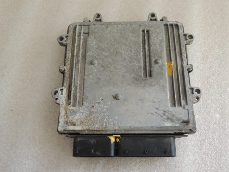 Mitsubishi Colt Z30 1.5 DI-D OM639.939 Motora vadības bloks 0281013498 MN903093