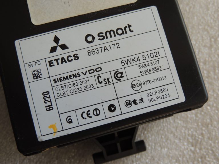 Mitsubishi Colt Z30 1.5 DI-D OM639.939 Motora vadības bloks 0281013498 MN903093