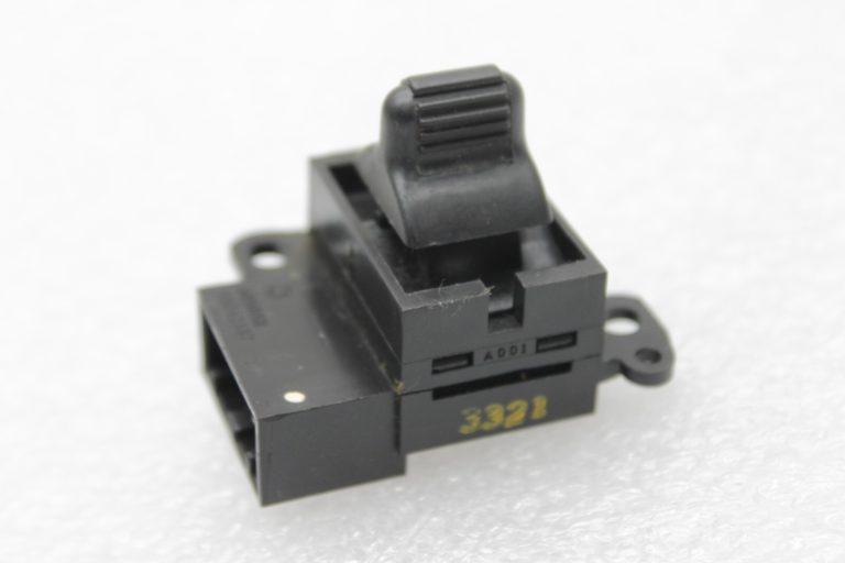 Oriģināls Lancia Thema II priekšējais kreisais sēdekļa regulēšanas slēdzis K56042387 56042387