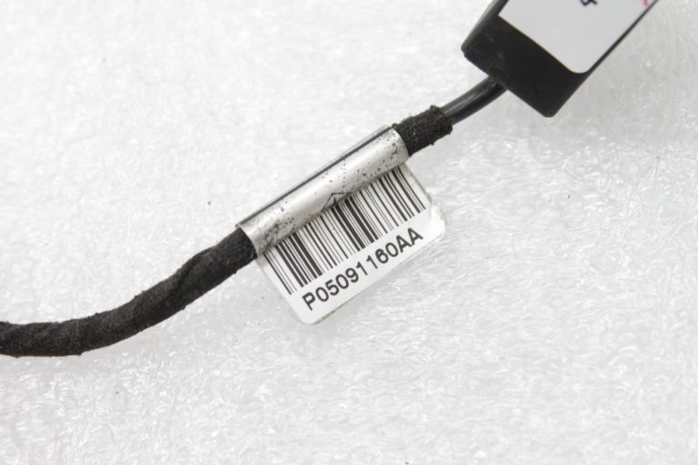 Lancia Thema II bagāžnieka C-pilona antenas pastiprinātājs K05091160AA, P05091160AA