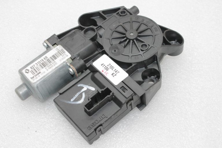 Renault Scenic/ Megane III Aizmugurējā kreisā loga regulatora motors 827310166R