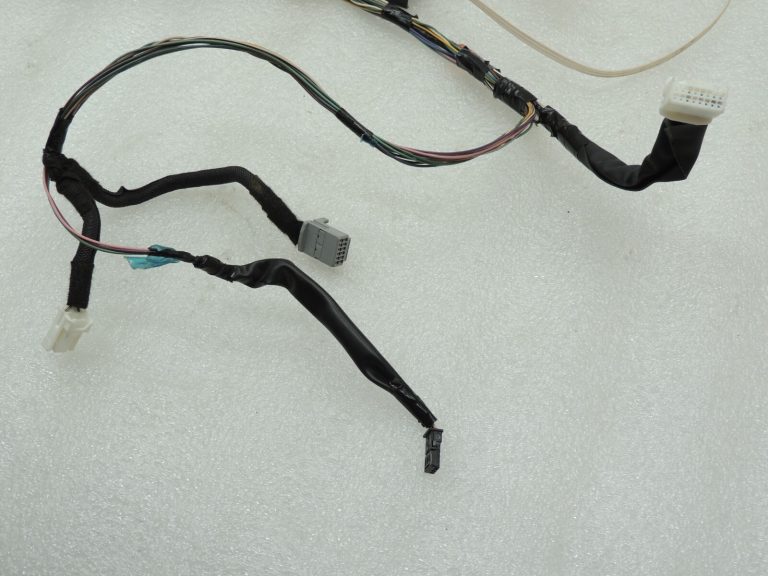 Toyota Avensis T27 jumta elektroinstalācijas siksna iekšējais jumts elektroinstalācijas siksna 8217105E10
