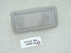 Toyota Avensis T27 Interjera apgaismojums pelēks 8134030100