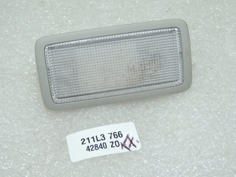 Toyota Avensis T27 Interjera apgaismojums pelēks 8134030100